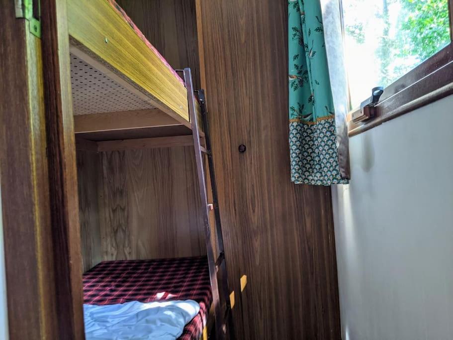 Sfeervol Chaletje In Een Rustige Bosrijke Omgeving Diessen Екстериор снимка